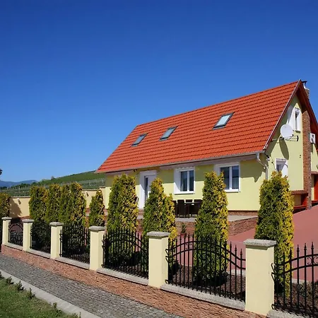 度假居 Hillside House