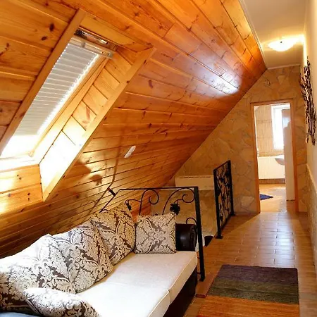 Holiday home Hillside House