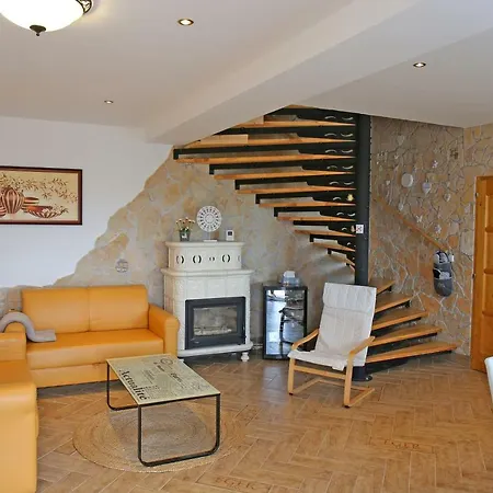 Holiday home Hillside House