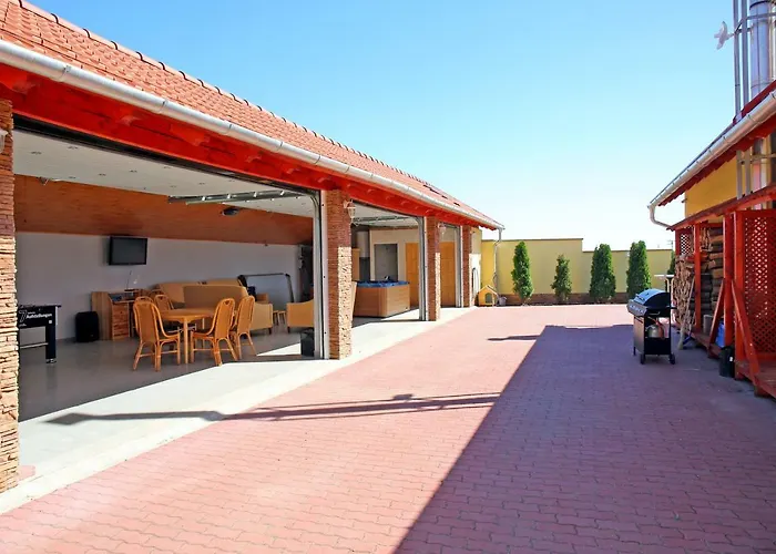 Hillside House 펜션