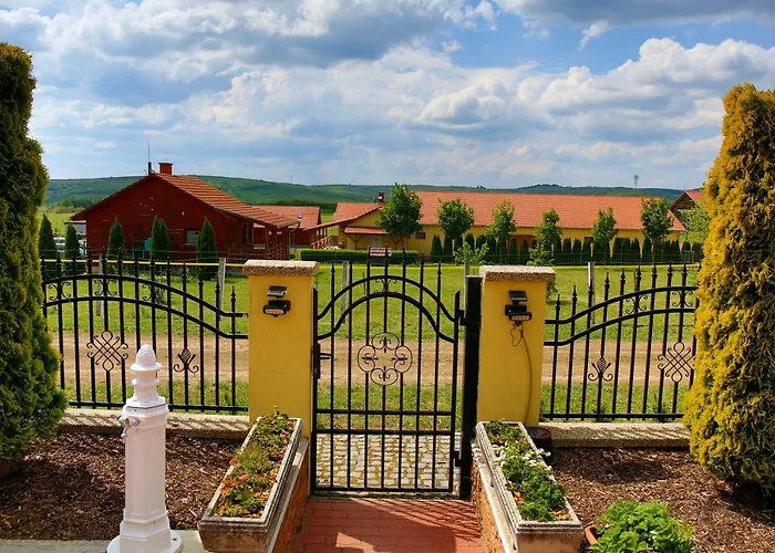 펜션 Hillside House *